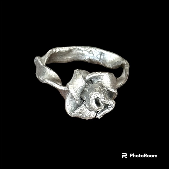 5 For $25💫Alternative Wicked Hammered Silver Aluminum Wire Rose Ring - Picture 3 of 6